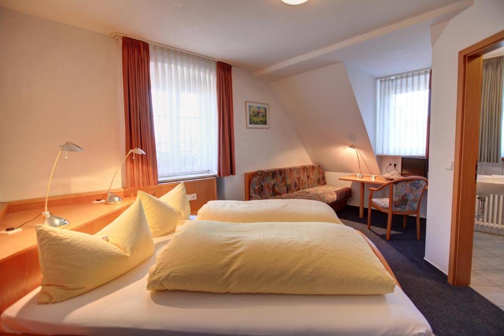 Gasthaus Zum Hirschen Oberrimsingen Room photo