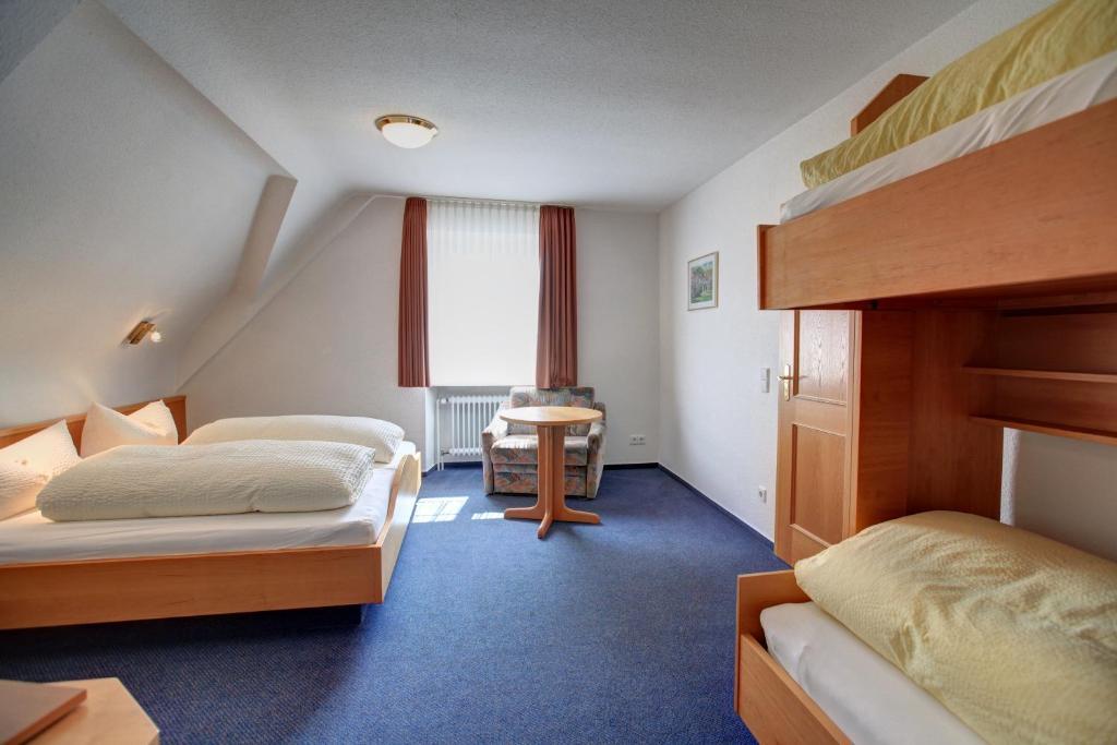 Gasthaus Zum Hirschen Oberrimsingen Room photo